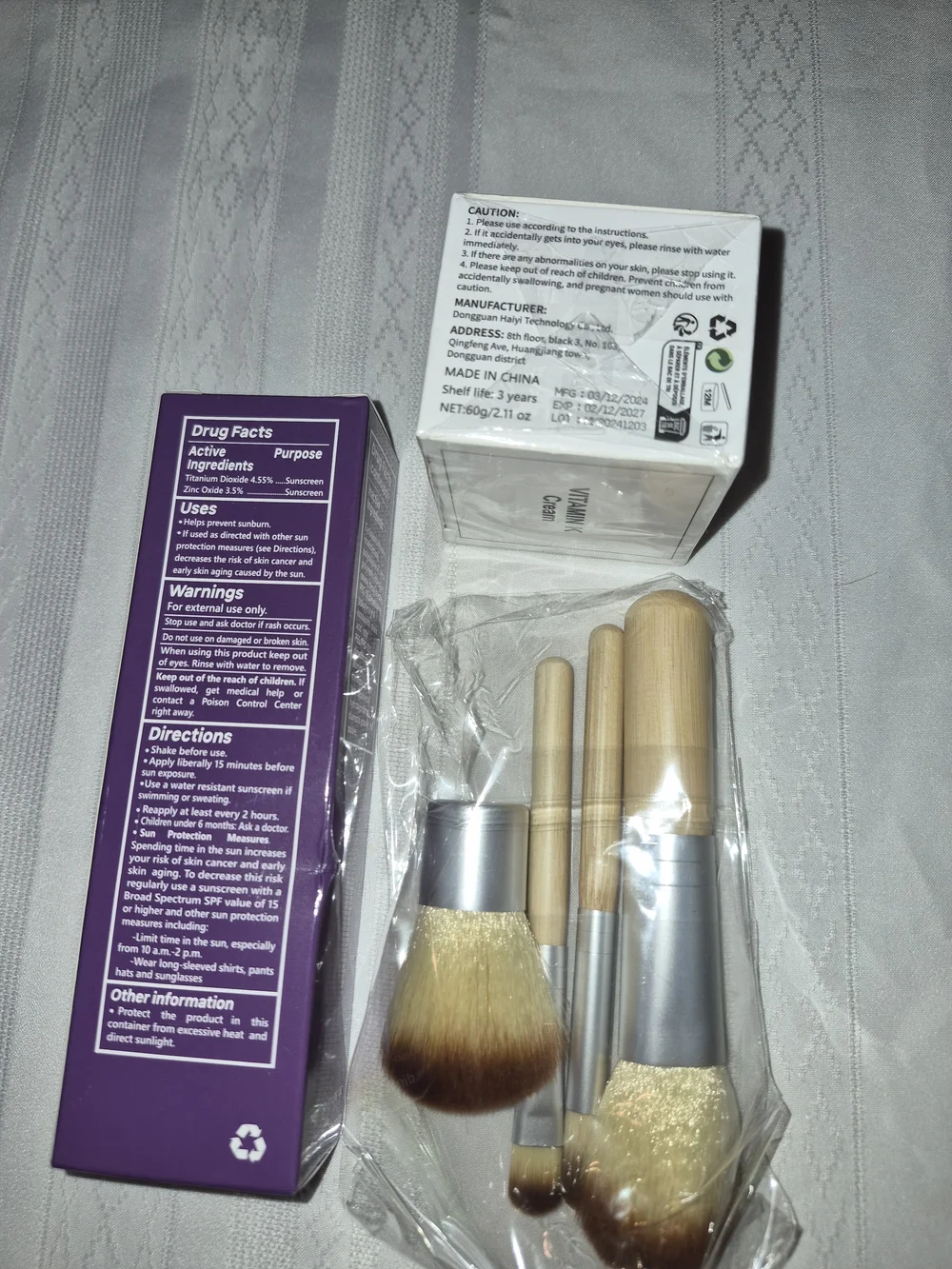 Blur Imperfections Makeup Brush Set with Vitamin K Cream - Purple & Beige